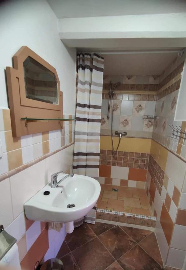 Cafe Nostalgie Dvouluzkovy Romanticky Pokoj Krásná Lípa Екстериор снимка
